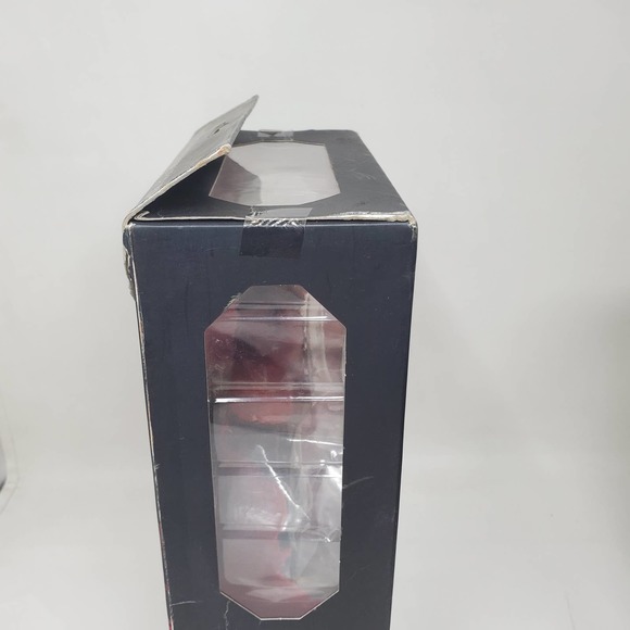 Final Fantasy VII Advent Children Play Arts Vincent Valentine Action Figure NEW - Picture 6 of 6